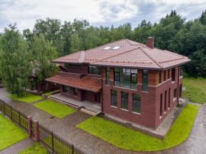 Продается 2-х этажный кирпичный дом 882 м2, г. Москва, поселение Филимонковское, ул. Ген. Максимчука