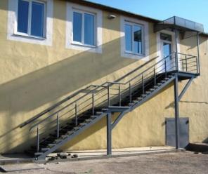 Пожарные эвакуационные лестницы в соответствии с требованиями