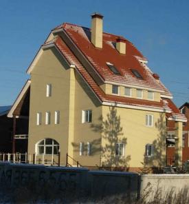 Новый коттедж в Екатеринбурге для проживания или гостиницы. Площадь 880 кв.м. Участок 30 сот. Цена 70000000 р. План дома и участка, фото, полная информация на сайте собственника www.domprodaja.ur.ru