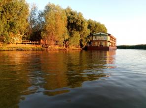 Горящий тур. Рыболовная база "Семёрка" на Белинском банке