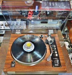 Проигрыватель пластинок Pioneer PL-1200A. Япония