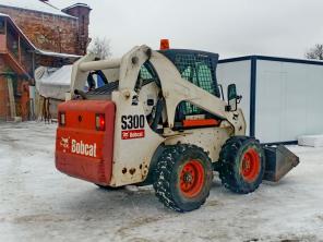 BOBCAT S300 б/у мини-погрузчик