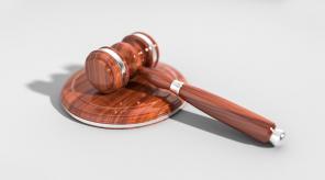 Автоюрист оказывает помощь при страховых спорах