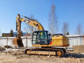 Экскаватор гусеничный CAT 320D2L 2013 года