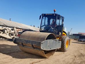 JCB VM 115D б/у грунтовый вибрационный каток 11 тонн