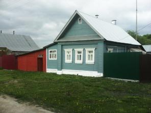 дом у реки Ока