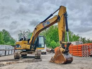 CAT 320D экскаватор гусеничный 2012 года