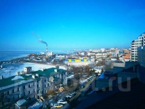 Здание в центре города - 6988 кв. м (парковка) во Владивостоке