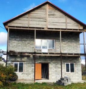 Дом 220 м², на участке 6 сот.