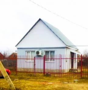 Дом 40 м² на участке 4 сот.