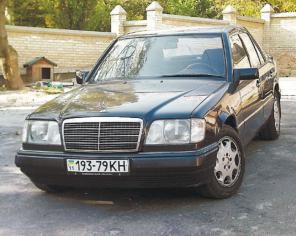 Срочно продам Mersedes-Benz 300E за 170 тыс. руб.