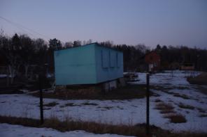 Участок с оплаченым электричеством в деревне рядом с лесом