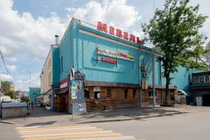 Сдается торговое помещение 122,4 кв.м в ТЦ «Мебель».