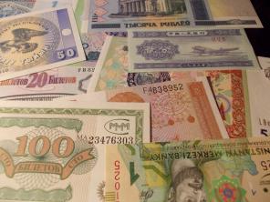 В продаже 30 иностранных новых банкнот = 1000 рублей с доставкой по РФ
