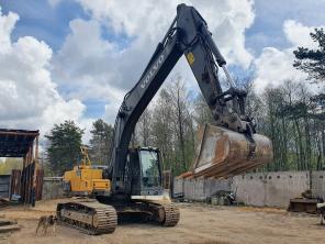 VOLVO EC220DL б/у экскаватор гусеничный