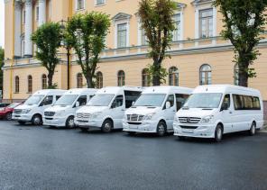 Аренда и заказ легковых автомобилей с водителем в ТК «Авто-Арена».