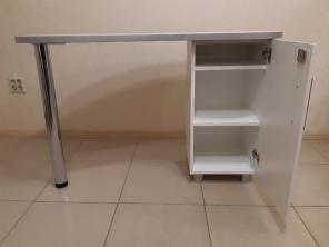 Продам маникюрный стол в Челябинске