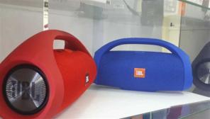  JBL booms BOX