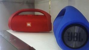 Колонка JBL booms BOX