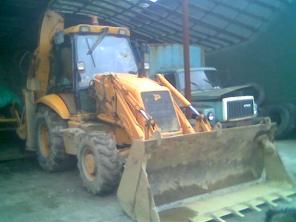 Продаем экскаватор-погрузчик колесный JCB-3CX