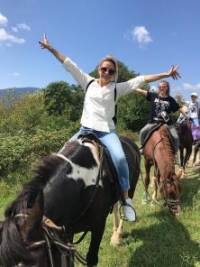 конные прогулки и конные походы в Сочи