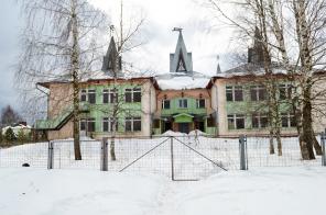 Здание в хор сост 1715 кв.м с участком 60 сот. под любые цели
