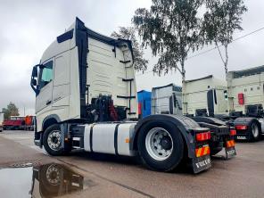 VOLVO FH13.460 б/у седельный тягач 4х2 без пробега по РФ