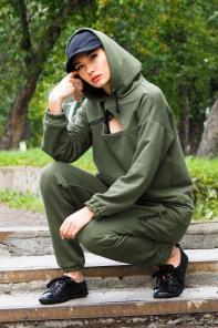 Красивые женские спортивные костюмы