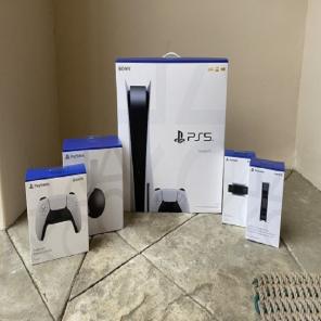 Новый Sony PlayStation 5 BluRay Disc & Digital Bundle + Extras