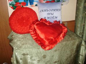 Пошив подушек с вышевкой