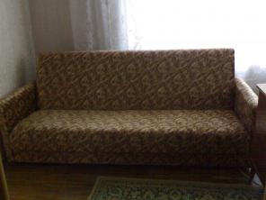 ПРодам-диван книжкую 4000 рублей