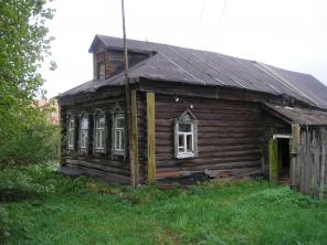 Русская изба в деревне