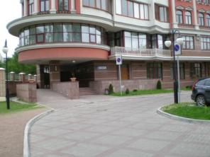 Сдаю 3-комн.кв. - м. Университет. ЖК Белый лебедь