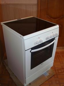 Продам электроплиту б/у BOSCH