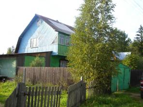 Дом 120 км. Киевское ш. пруды на участке