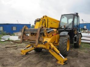 Телескопический вилочный погрузчик JCB 537-135, Продаю или (сдам в аренду ), жёлтый, 2003 г, 3500 м/ч отличное состояние, г/п -3.7 тонн, выс. подъёма -13.5 м, в комплекте вилы, ковш, находиться в Москве (Капотня)