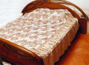 Продаю кровать с матрацем 2 x 1.70