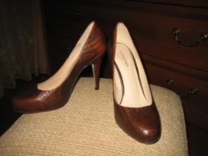 Продам новые туфли Marks&Spenser р.37