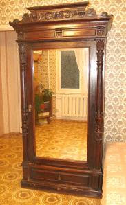 Антикварный Гардероб