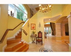 Дом в Майами Sunny Isles $1.25млн. Океан. 5сп.5ванн,414кв.м.