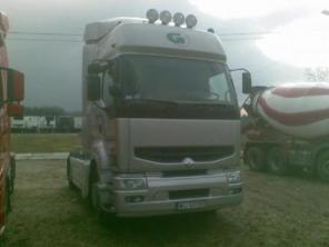 Продаю Renault год 2003