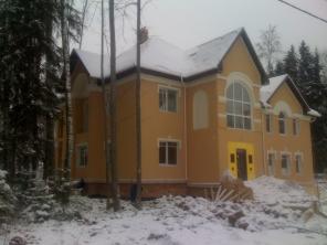 Срочно не дорого продам кирпичный коттедж 360м2 в охраняемом коттеджном поселке