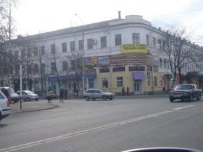 Сдаются без посредников торговые и офисные помещения от 14 до 450 кв.м в торгово-офиcном комплексе в центре г. Майкопа