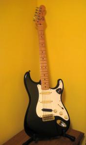 Продается Fender Stratocaster MIJ 1957 Reissue