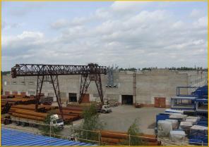 Аренда открытых площадок с козловым краном