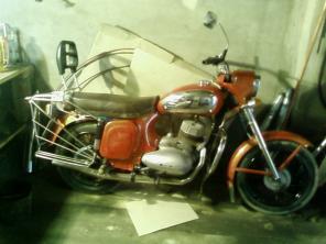 Продам JAWA 360\650 1972г. выпуска. Состояние идеальное, много запчастей. т. +79643034284 Александр
