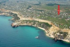 Участок у моря в Крыму