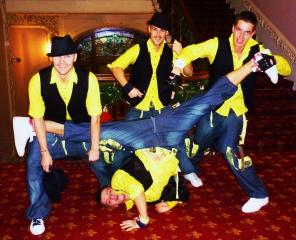 Танцевальний коллектив Funky Brothers и группа 140 ударов в минуту