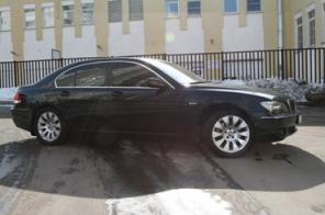 BMW 750. 2007 г.в. Седан. Цвет чёрный металлик.