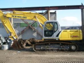 Экскаватор гусеничный New Holland Kobelco E215B,